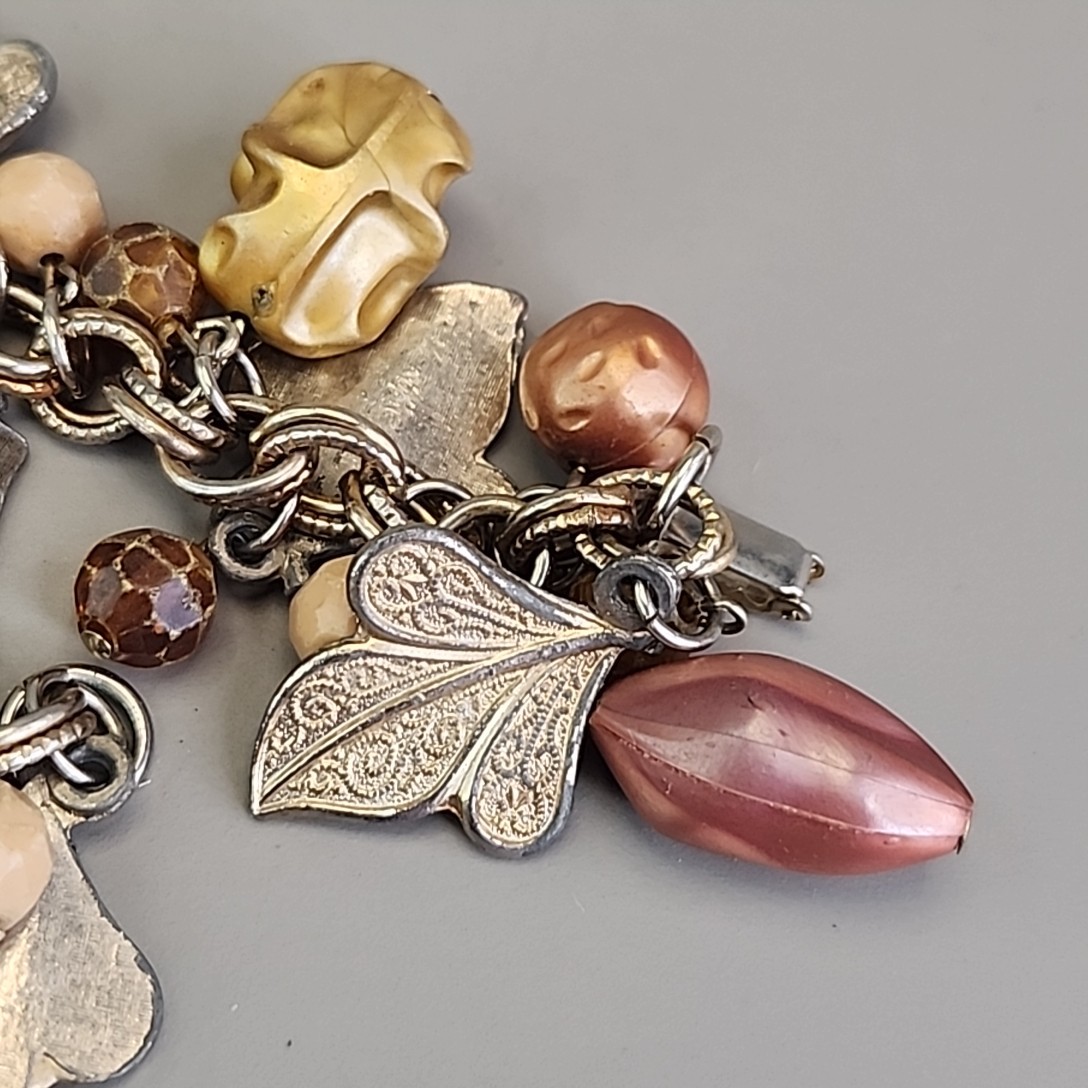 Vintage Charm Bracelet Fall Autumn Brown Bead Gold Tone Leaf Dangles 6.25″