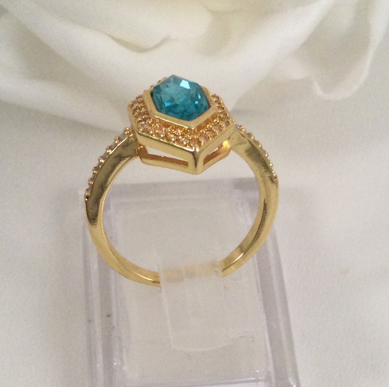 Vintage Jewellery Gold Ring London Blue Topaz White Sapphires Jewelry size 6.5