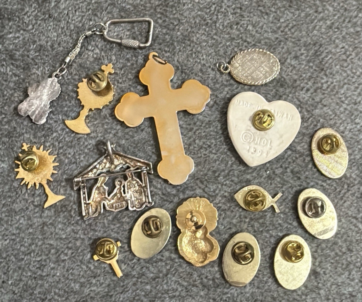 Vintage Religious Pins Brooch Pendant Christmas Pin Lot Catholic Nativity etc…