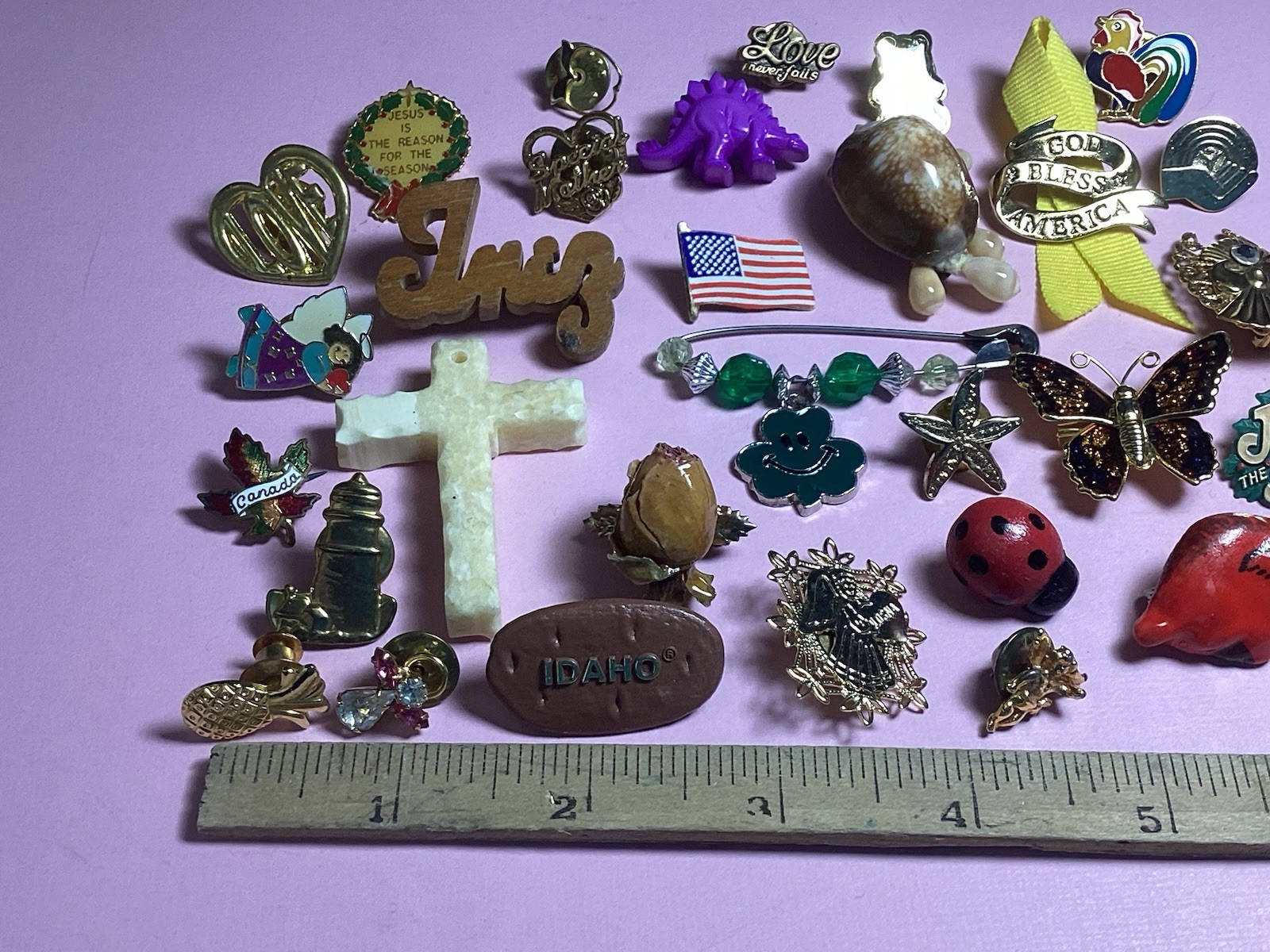 Lot of 30 Novelty Pins and Brooches Vintage to Now Animals Bugs Angels Plus More