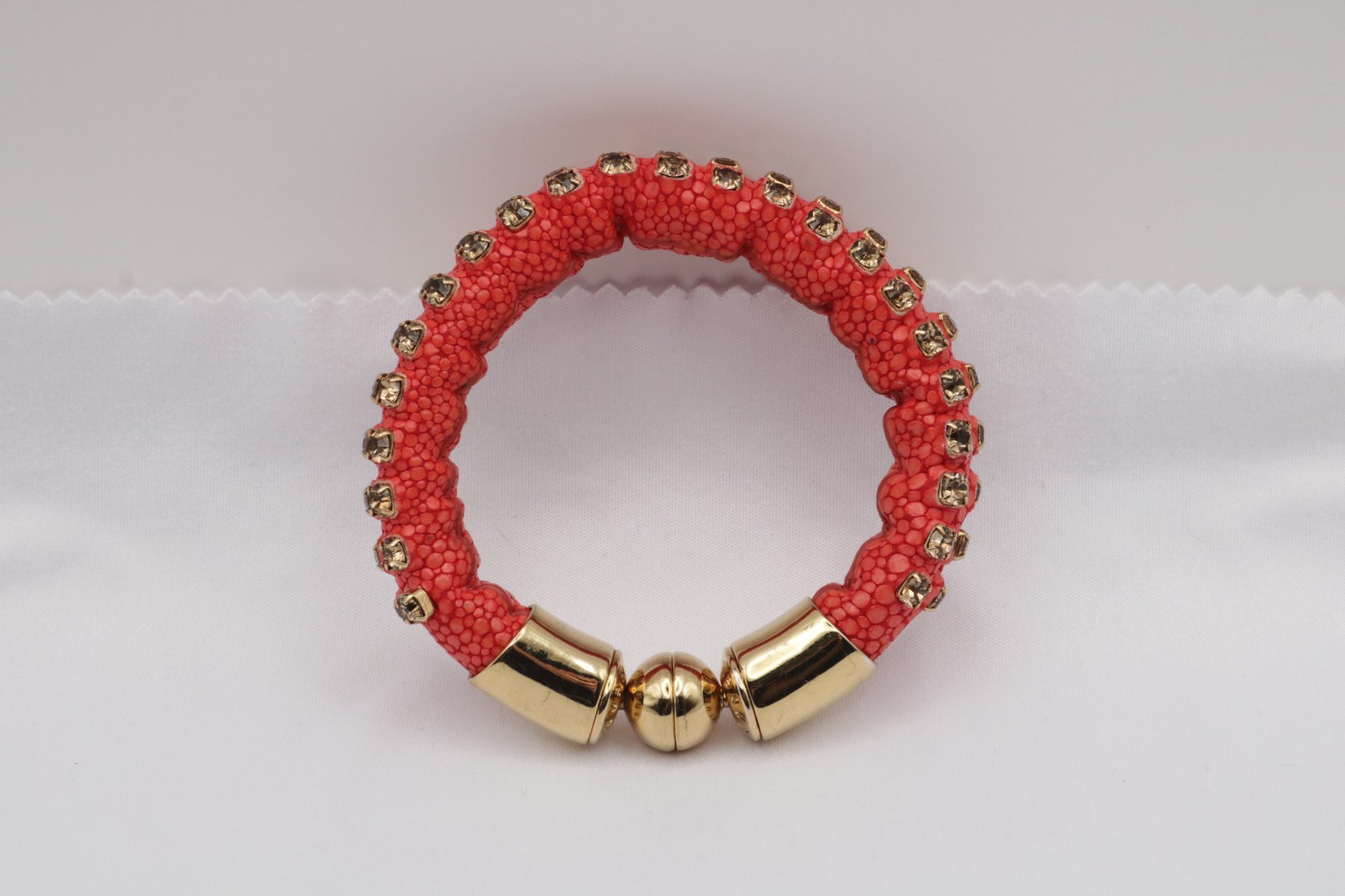 Henri Bendel Stingray Coral Crystal Bracelet Gold Tone Magnetic Clasp Vintage