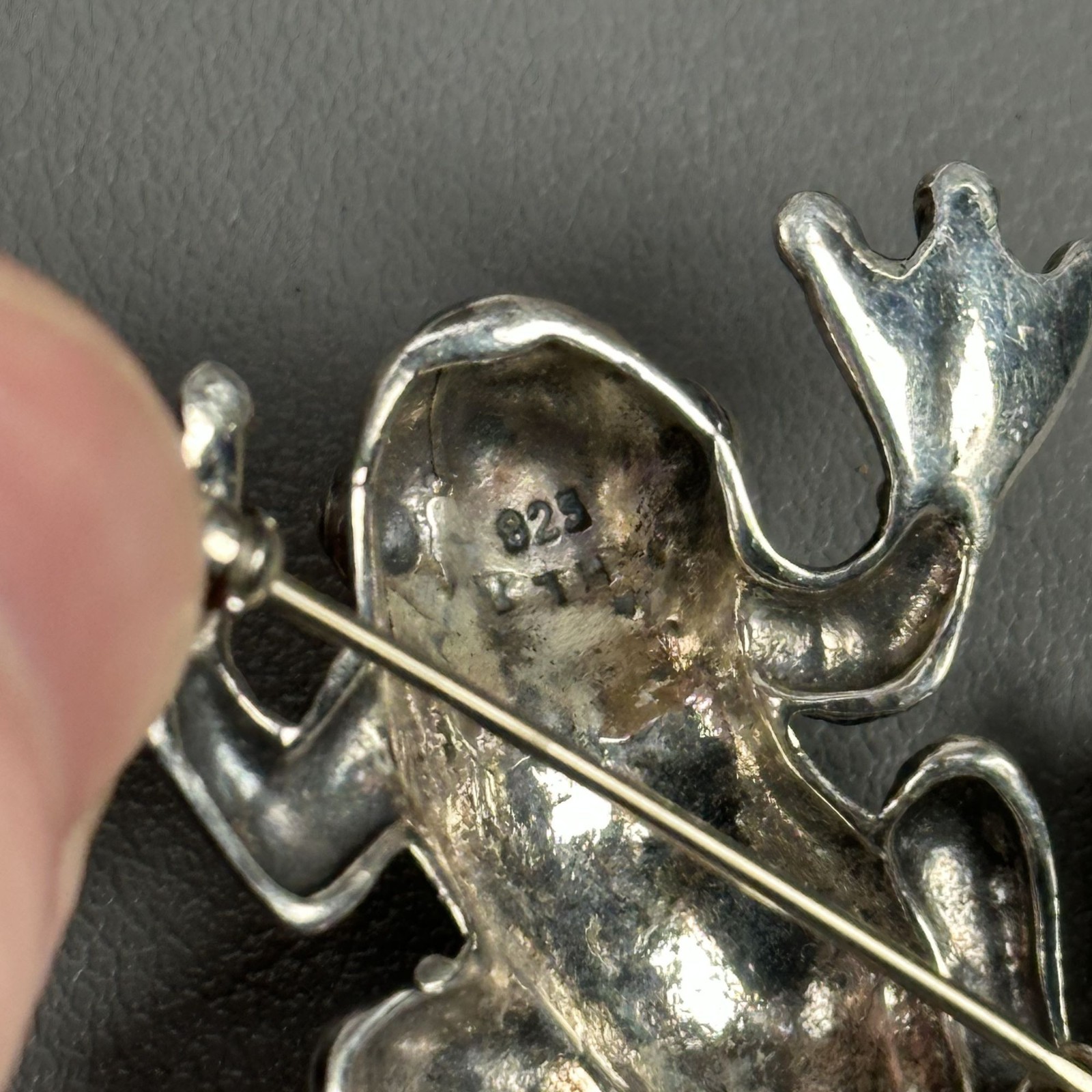 Vintage TH Thailand Sterling Silver & Brass Frog Animal Brooch Pin Textured 10g