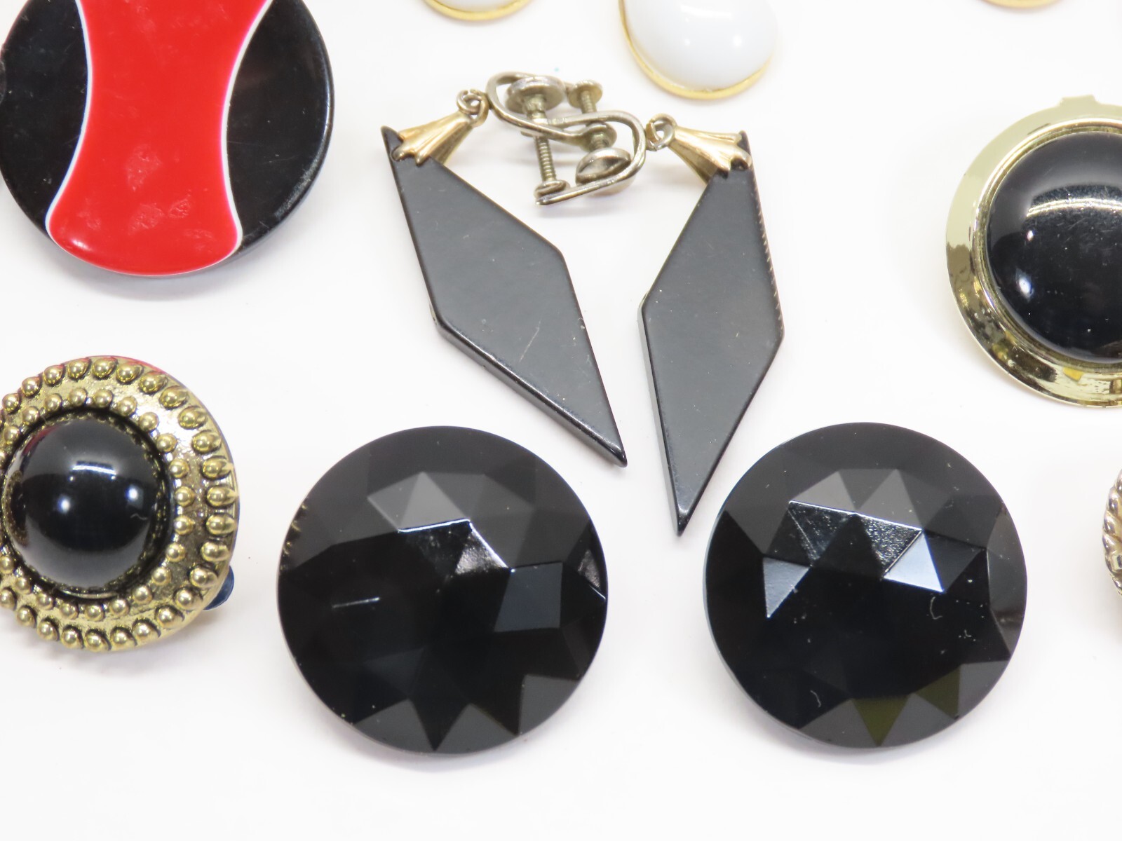 Vintage Earrings Jewelry Lot Red White Black Mix Match Cabochon (1) Jomaz D2380