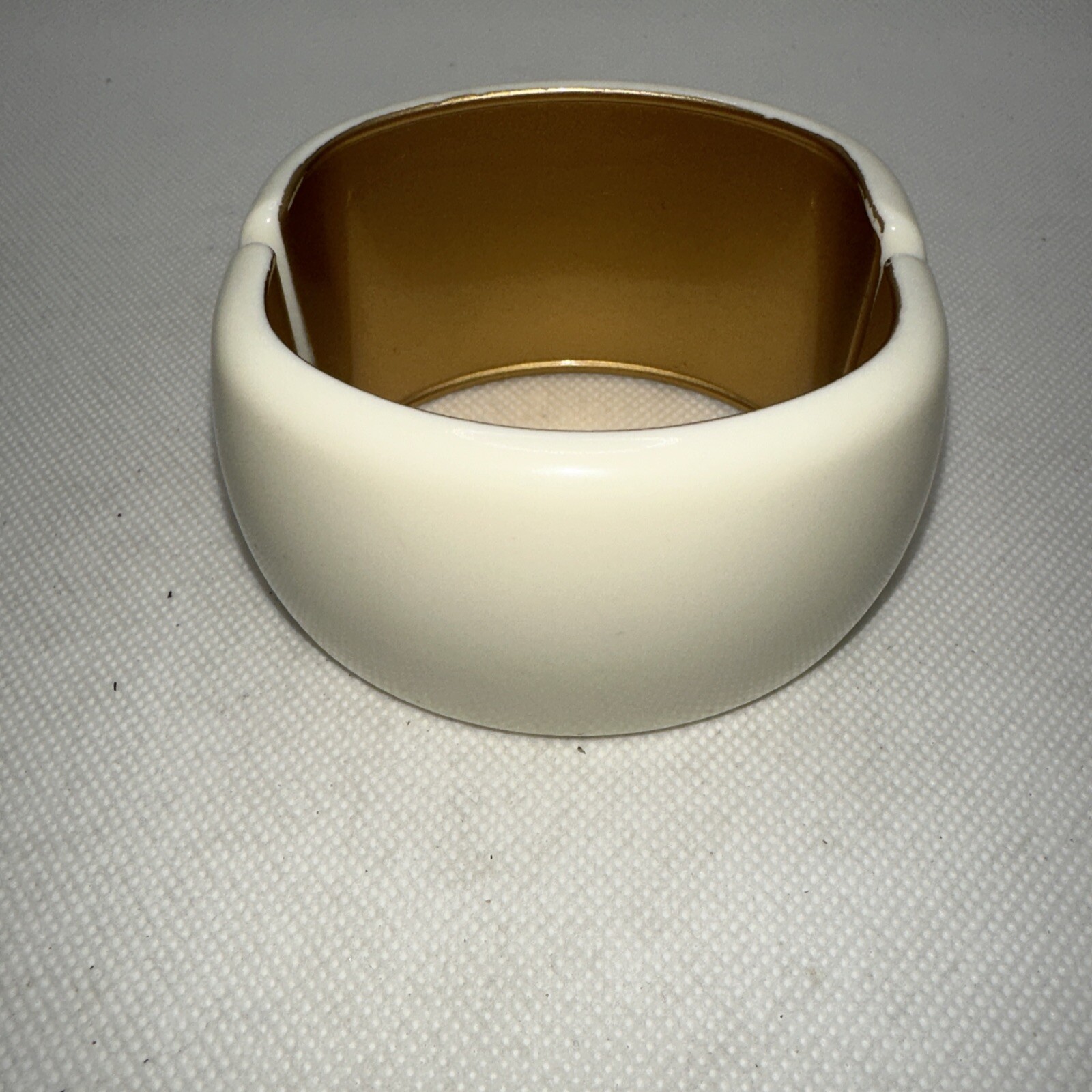 VTG White Hindge Bracelet Has A Honeybee Inside Snap Magnetic Closure