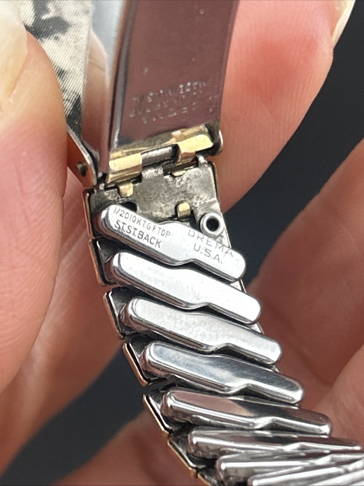 Vtg Drema 1/20 10k GF Top Hid Compartment Stainless Steel Stretch Band Bracelet