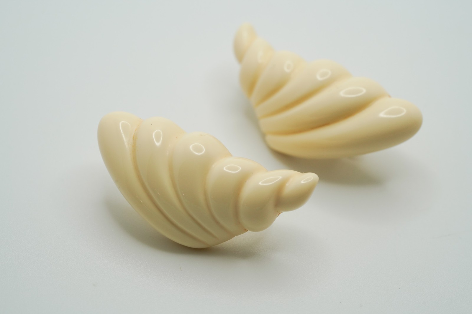 Vintage Off White Cream Shell Napier Earrings 4cm JB1