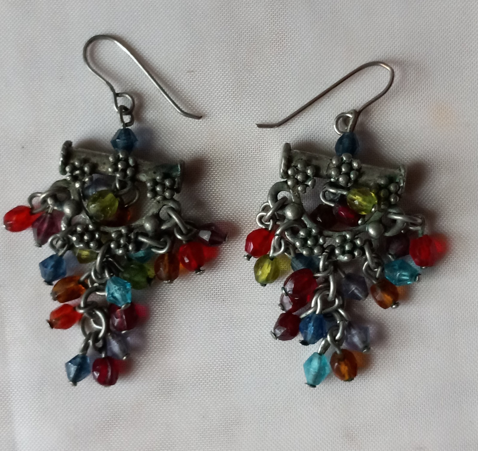 Vtg Pewter Dangling Earrings W Clustered Colorful Beads. Approximately 2″ #G