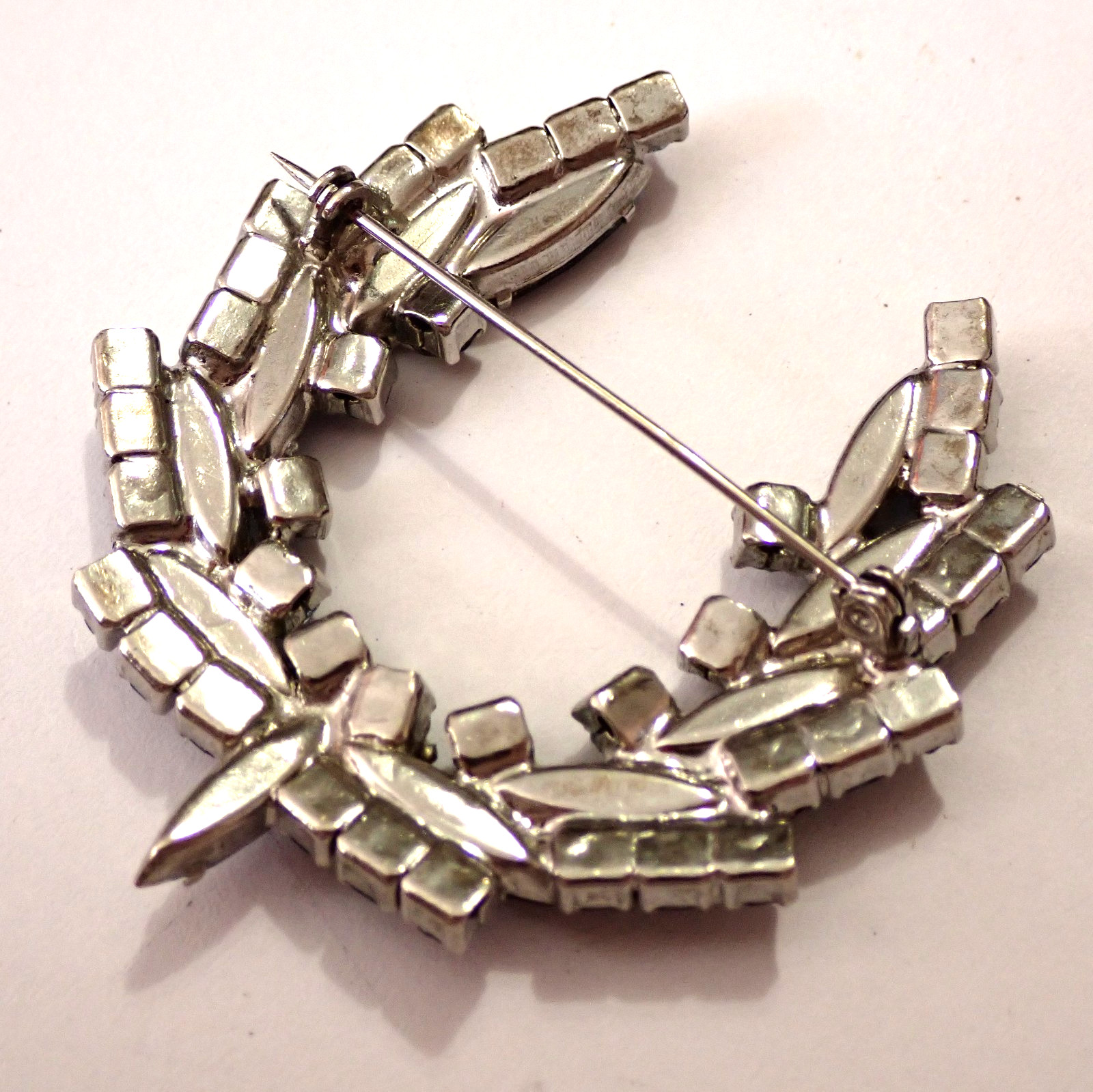Vintage Blue & Clear Glass Rhinestone Open Wreath Pin Marquise Rounds 2-1/8″