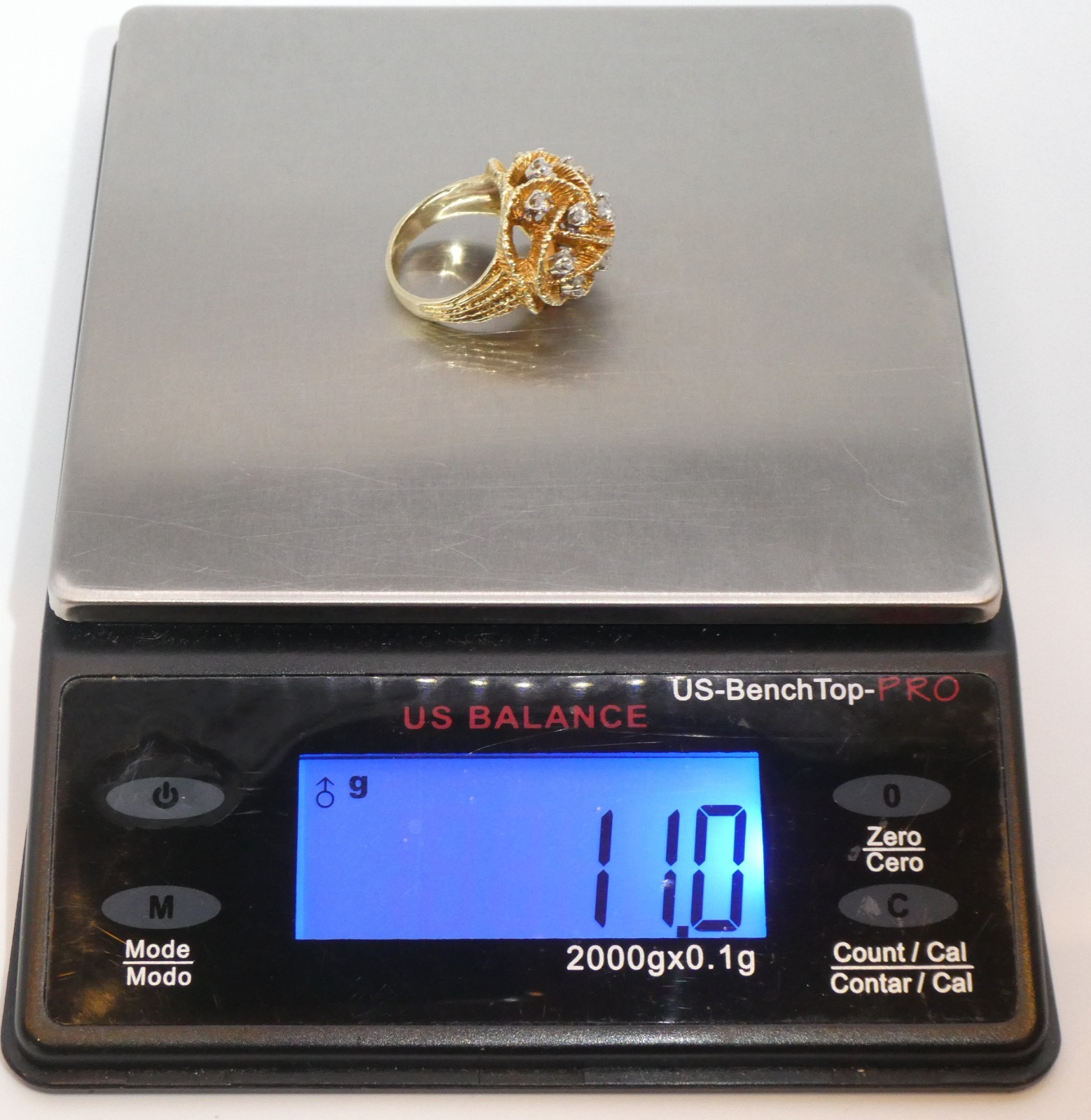 Vintage Estate 18K Gold LEON Ring Textured Ribbon Dome Bombe Diamond 11g 1cttw