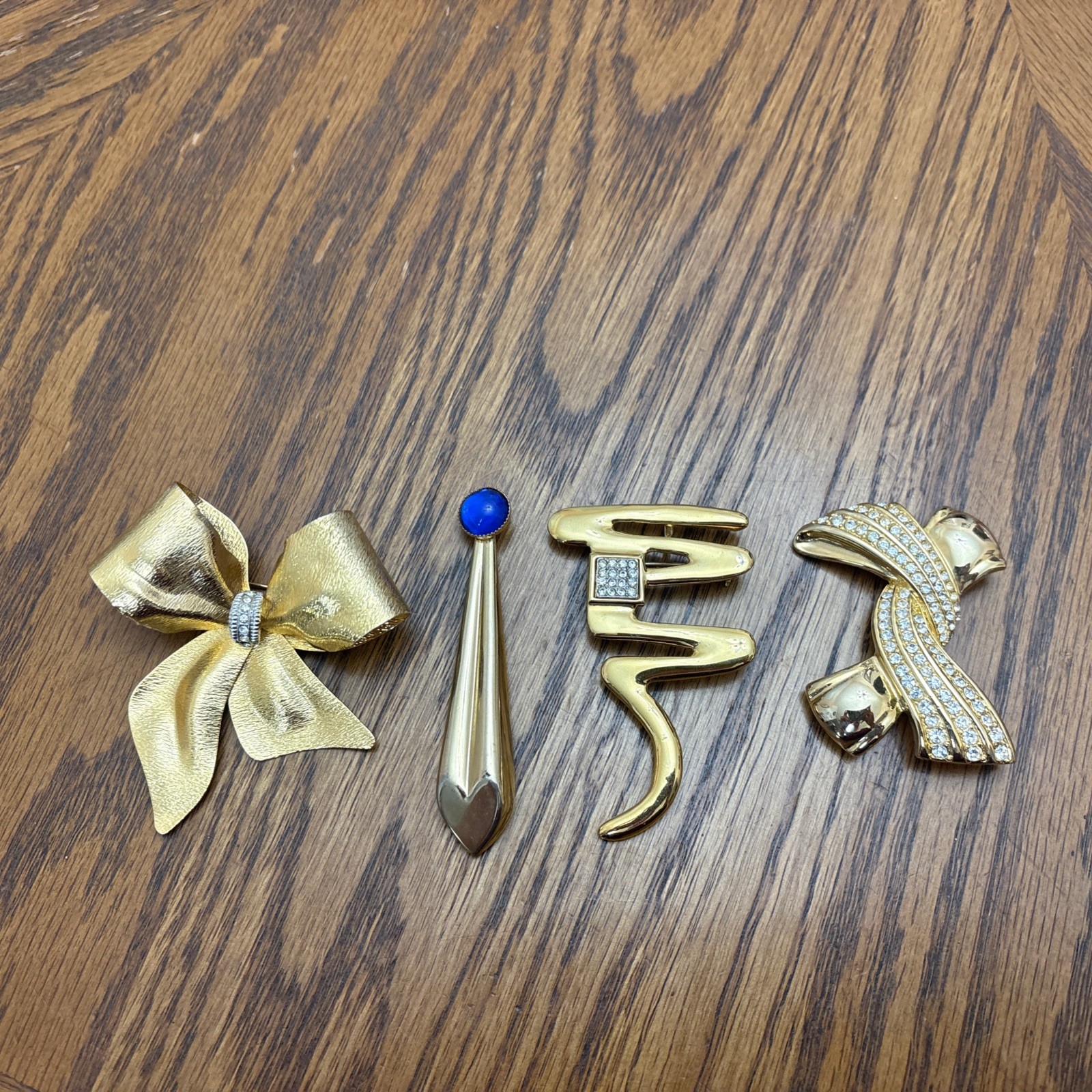 Set Of 4 Vintage Brooches Golden Tone Different Shapes