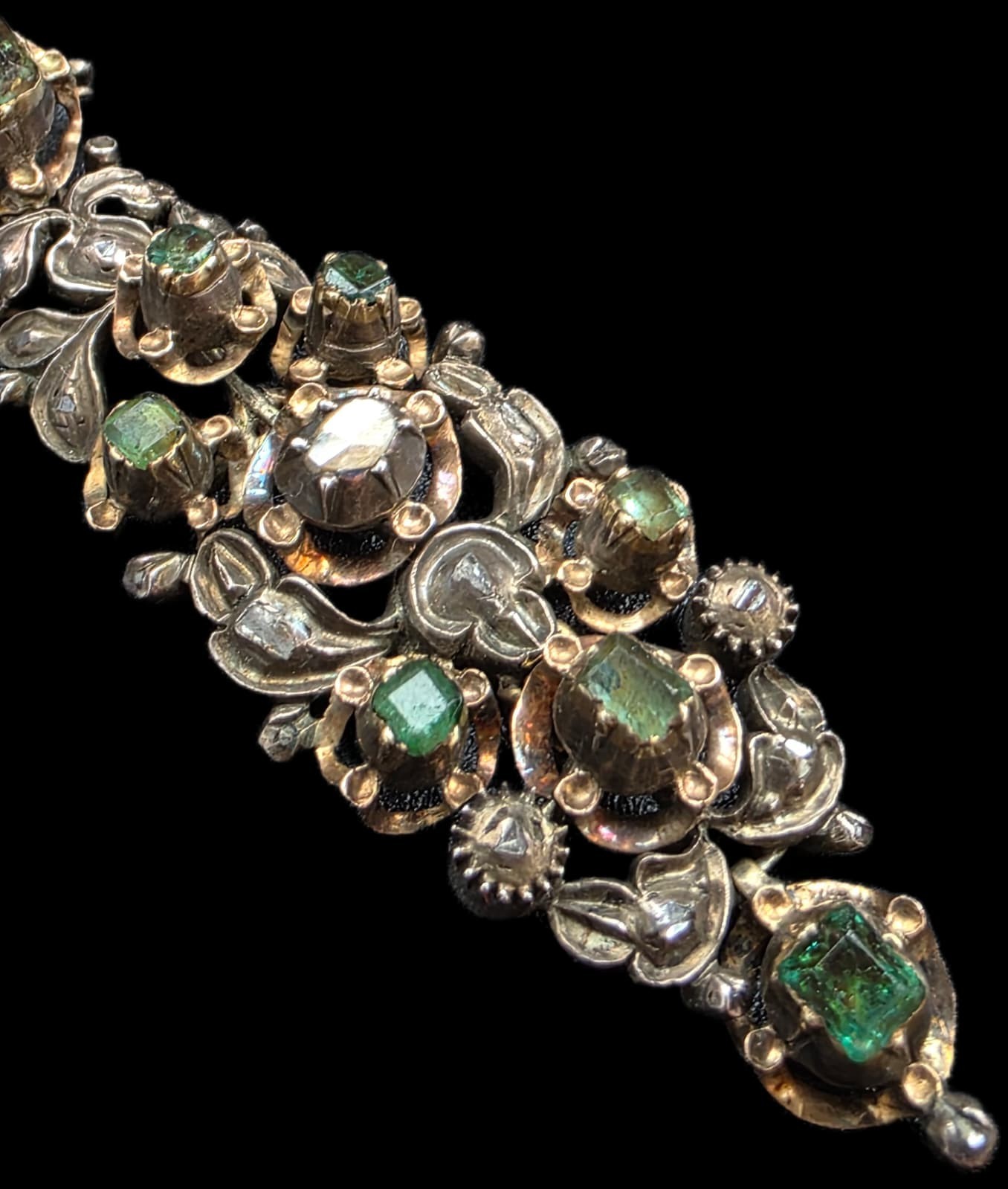 Antique Victorian Gold Parure Set Earrings Pendant Diamonds Emeralds Ca 1850