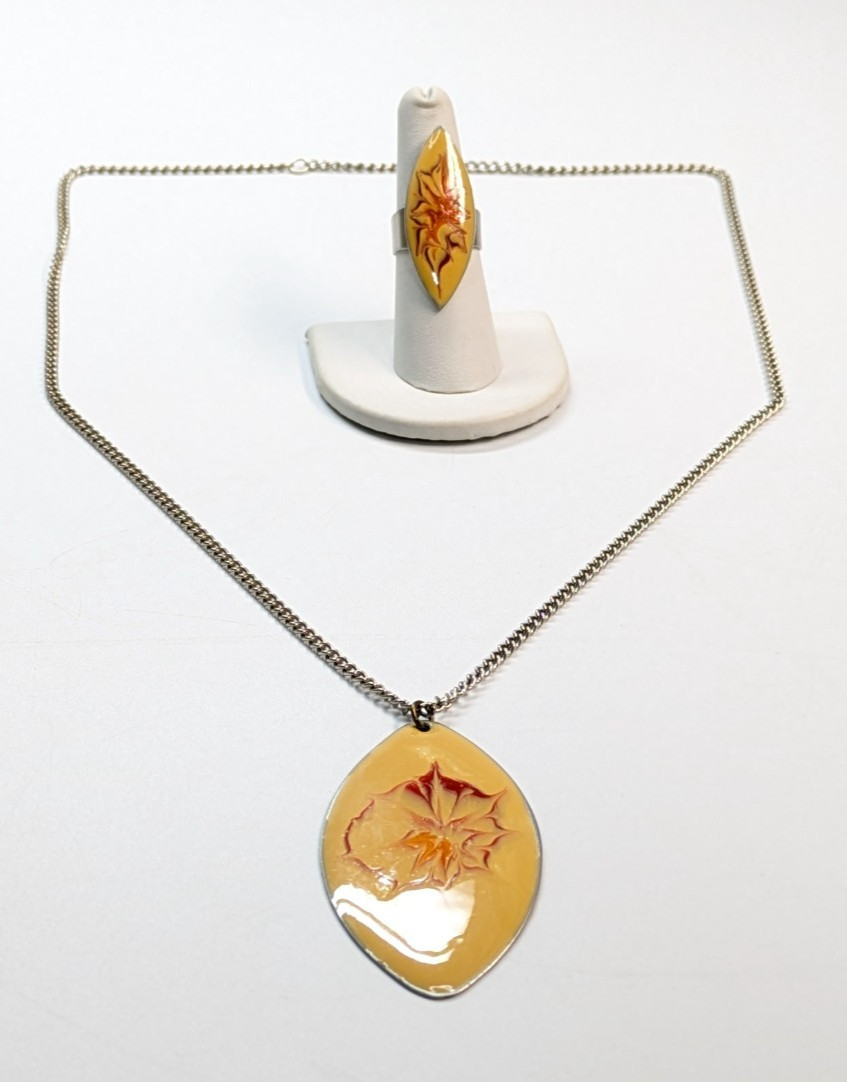 VTG Signed Sheffield England Cream Enamel Pendant Necklace & Adjust Ring Set