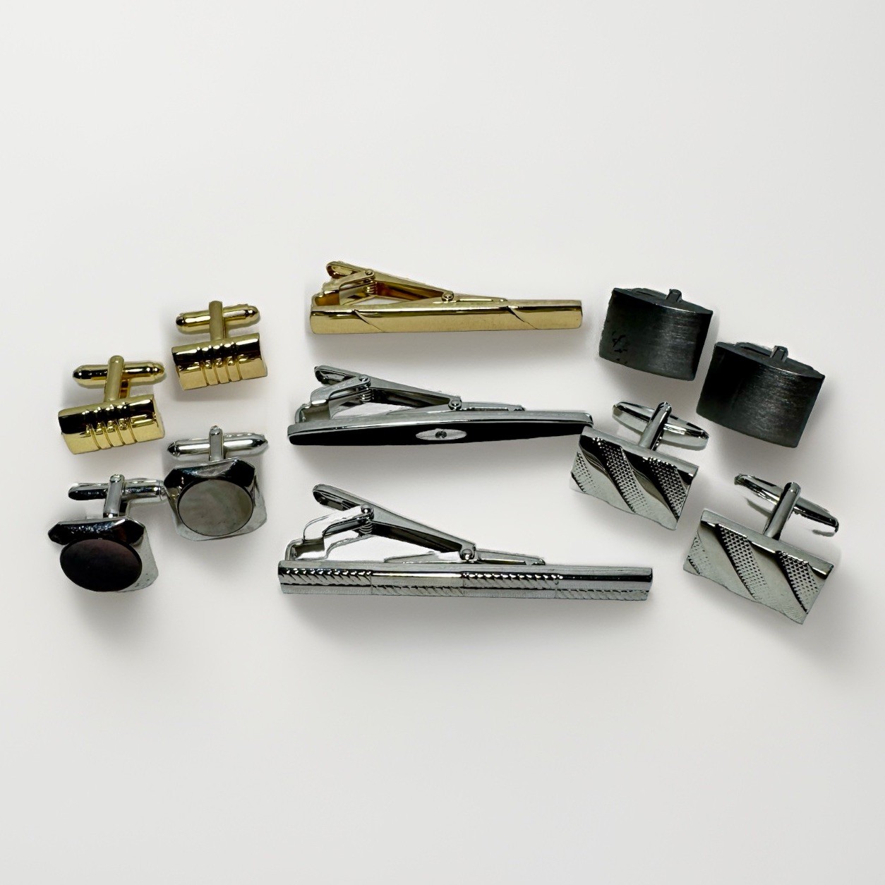 Lot of Cufflinks and Tie Clips Gold Tone Silver Tone Gunmetal 11 Pieces