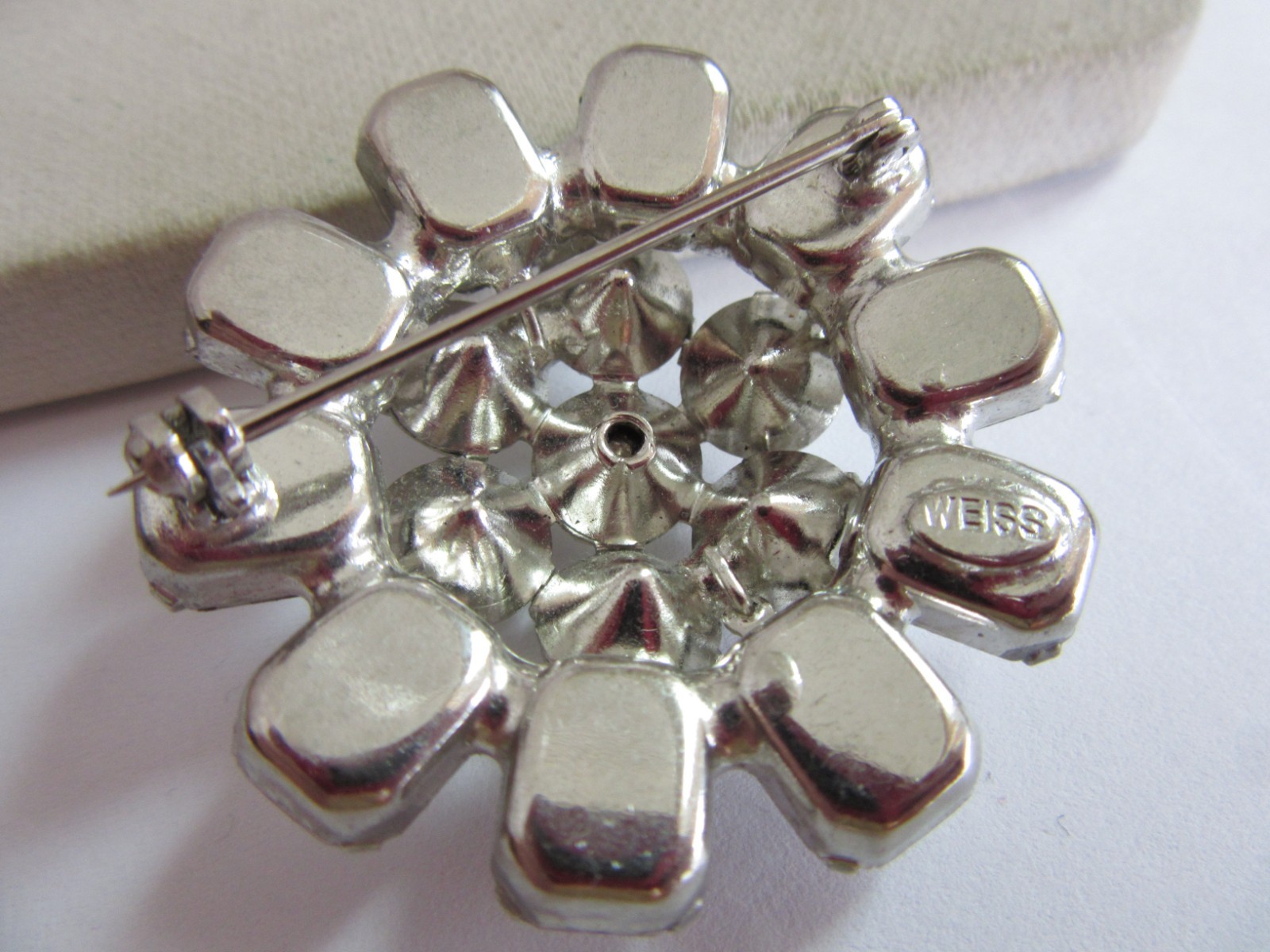 Vintage Weiss silver tone prongset white round and emerald cut rhinestone pin
