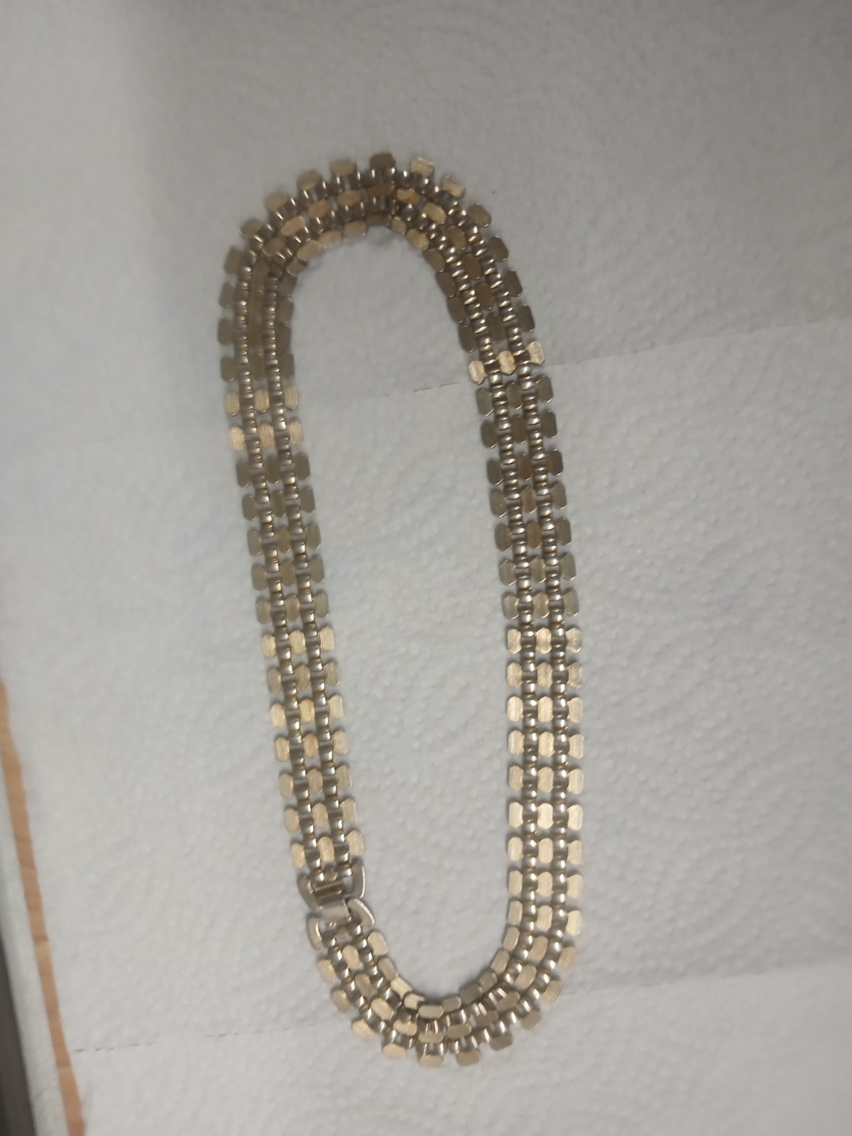 Vintage Gold Tone 18″× 3/4″ Necklace