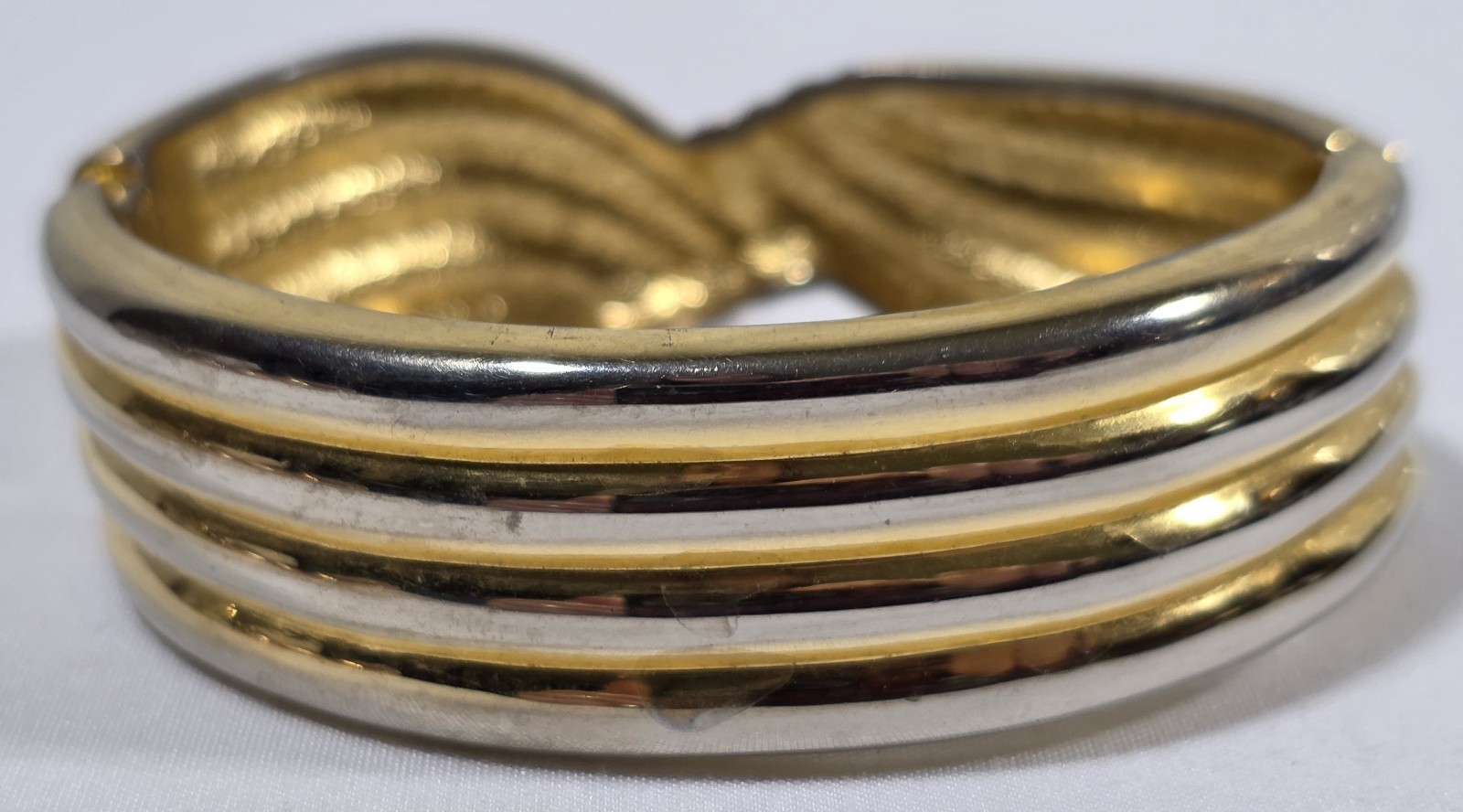 1980s Gold Tone Bangle Bracelet Ribbed Twist Spring Hinge Open Close