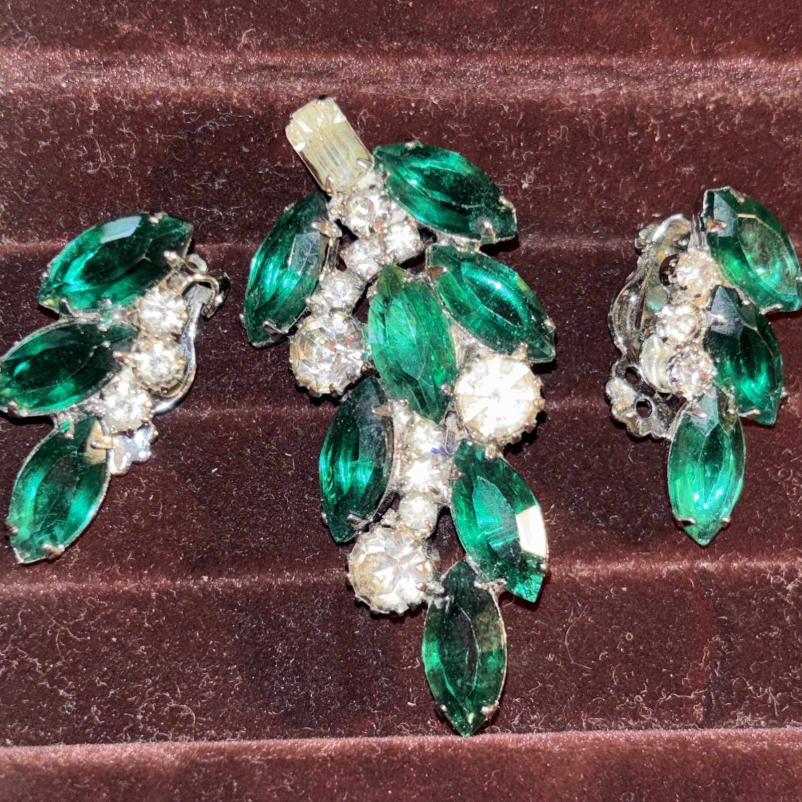 Vintage 1960’s Emerald & Crystal Silver Leaf Shape Clip On Earring & Brooch Set