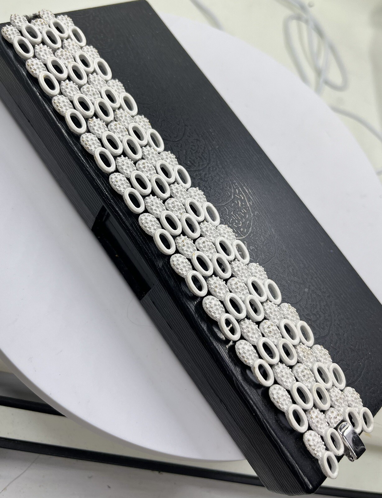 Crown Trifari White Enamel Over Goldtone W/Silvertone Clasp 7” Bracelet (A53)