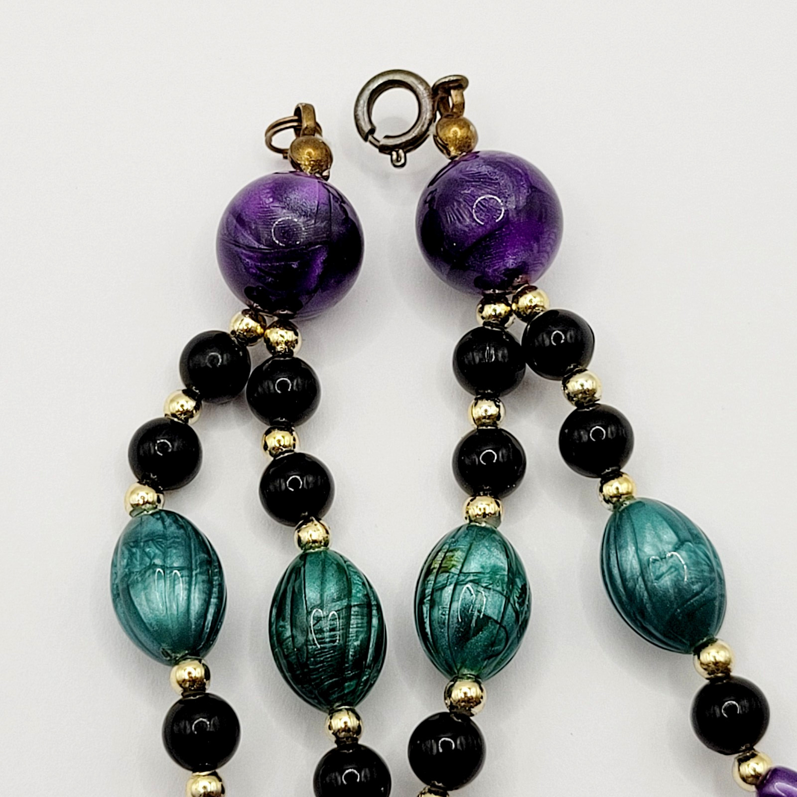 Peacock Colors Purple & Blues Gold Tone Acrylic Lucite Beaded Vintage Necklace