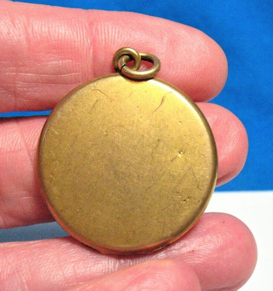 GOLD FILLED ROUND LOCKET FLOWER BOUQUET ANTIQUE 26 MM 8.4 GRAMS J-484