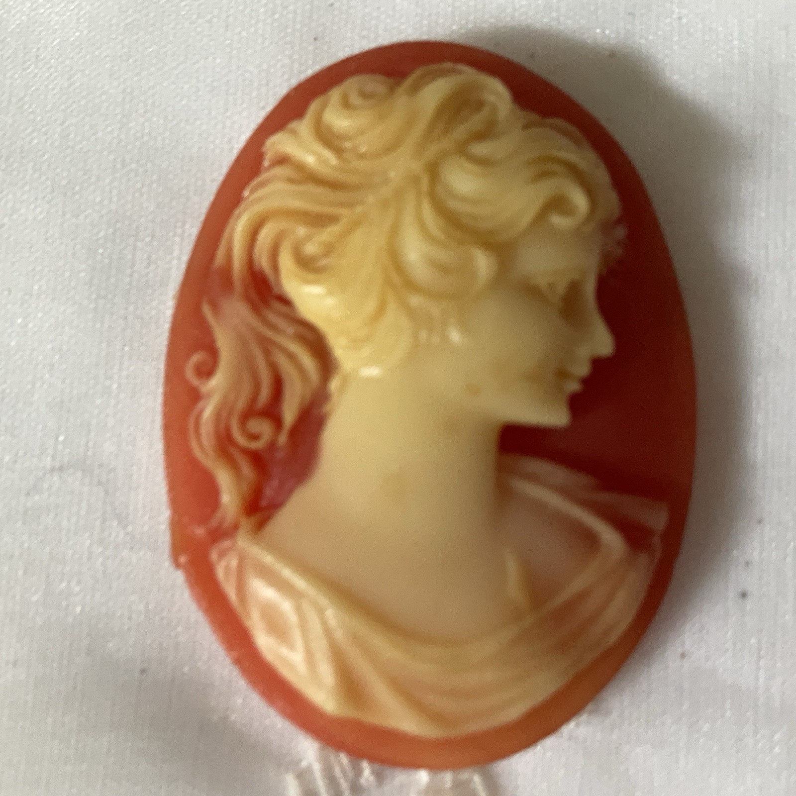 Cameo Orange White Lady Portrait Unmounted 1-1/8″ Across 1-1/2″ Tall Plastic