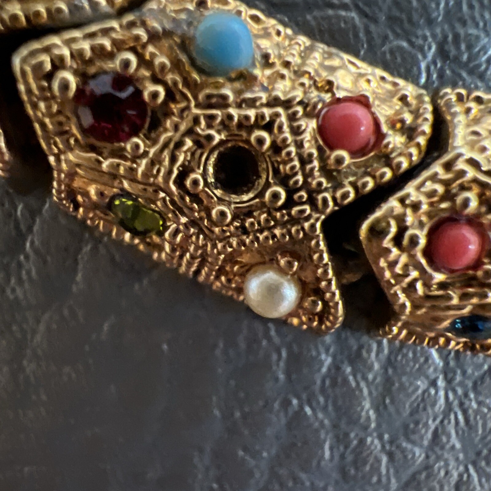 VTG Multicolor Stone Choker Necklace 64 Grams In Weight Unbranded 17” Long.
