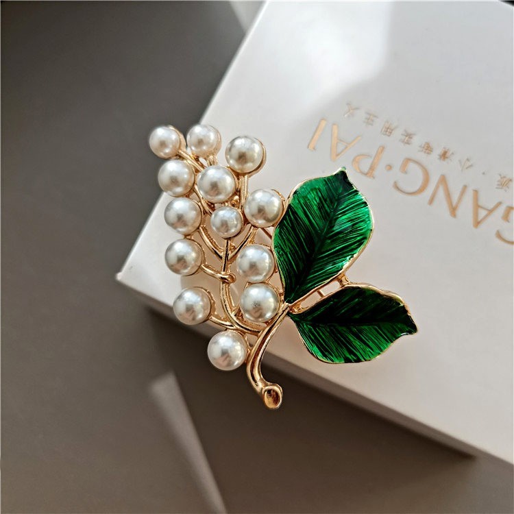 Enamel Faux Pearl Flower Pin Brooch Vintage Style Green Leaves Plant Brooch
