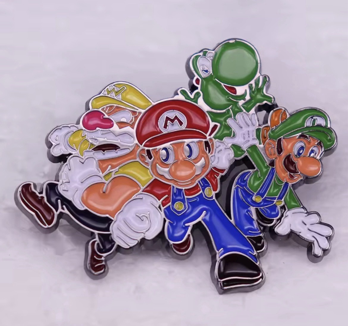 New SUPER MARIO BROTHERS Pin LUIGI Brooch YOSHI Metal WARIO Nintendo Video Game