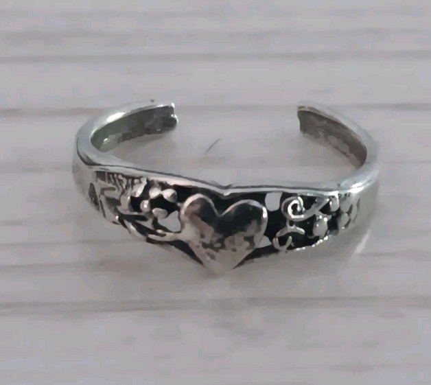 Vintage Y2K Early 2000s Heart Sterling Silver Toe Ring Size 3.25