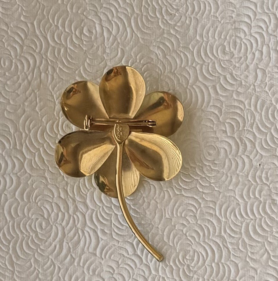 Vintage flower Original by Robert” brooch / enamel on metal