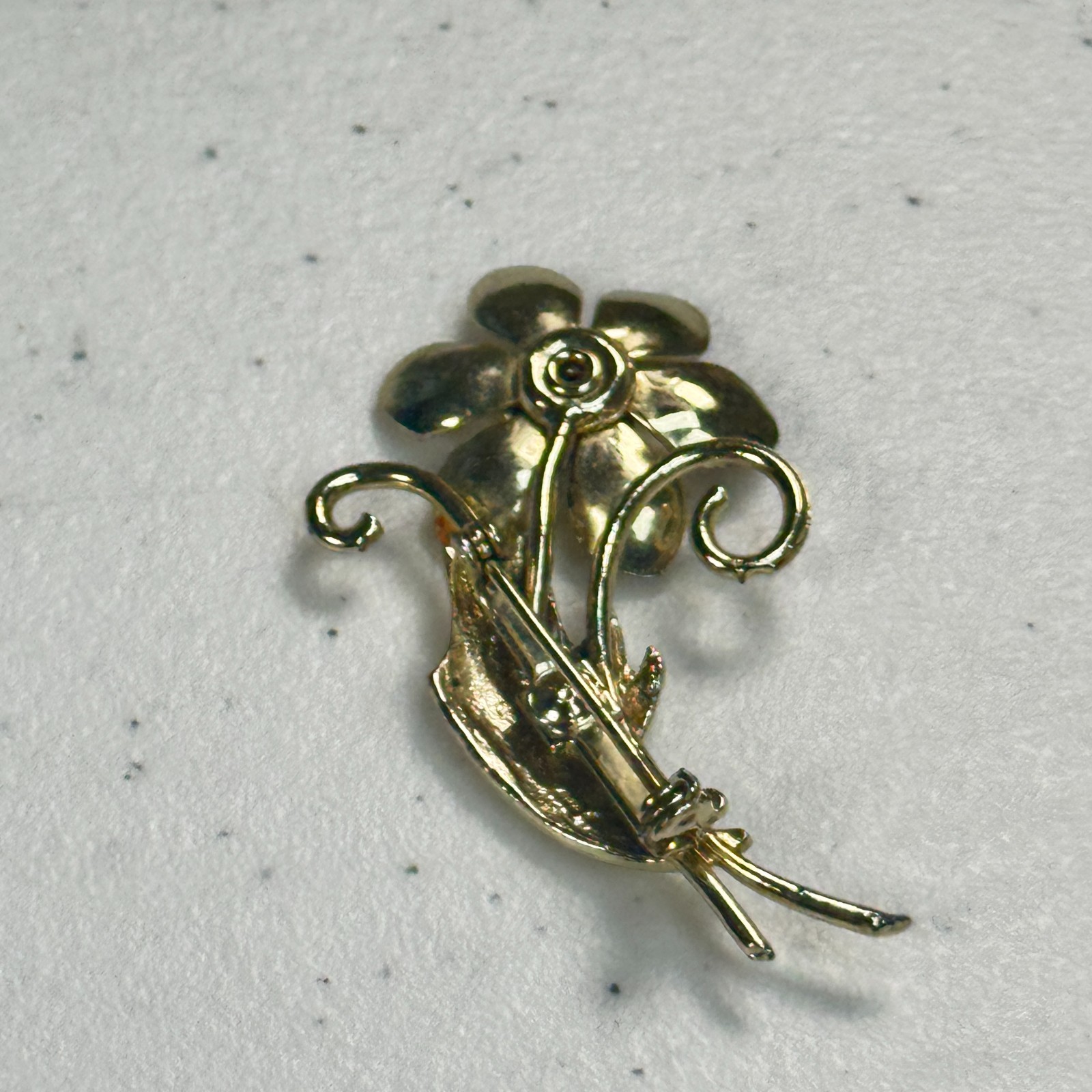 Vintage Brooch Gold Tone Flower Floral Bloom Stem Scroll Leaf Nature Garden Pin