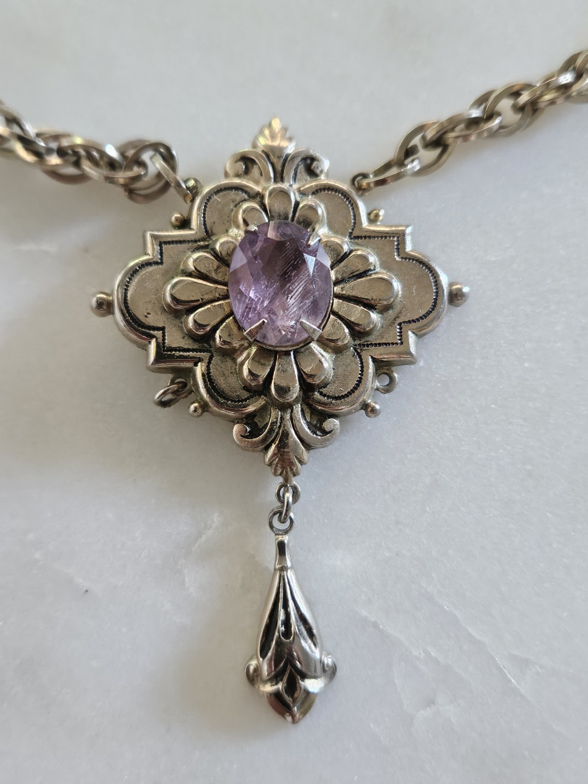 STUNNING VICTORIAN NECKLACE DANGLING ORNATE PENDANT BIG AMETHYST STONE CORO