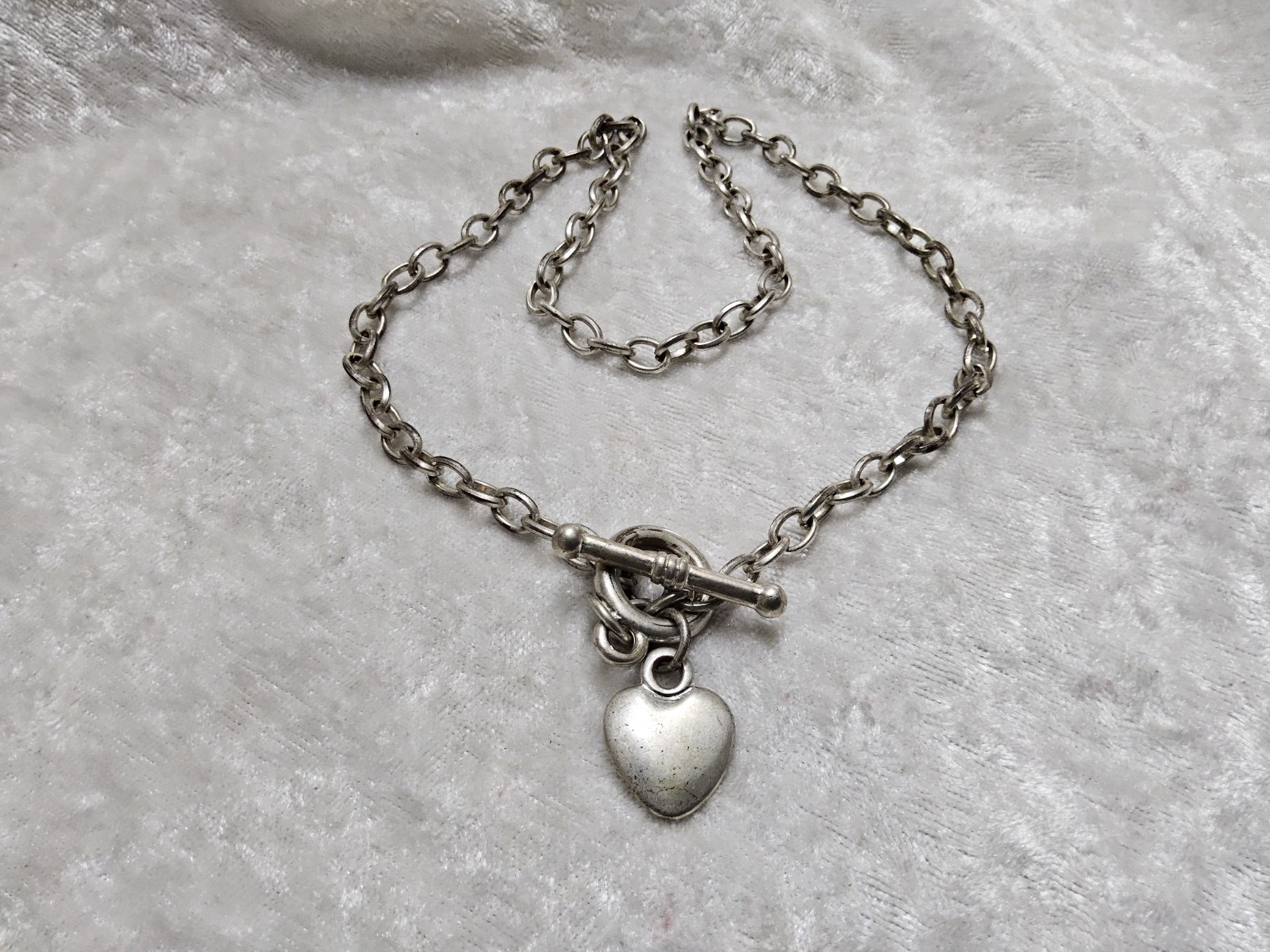 Silver Tone Chain Necklace Heart Toggle Clasp 16in