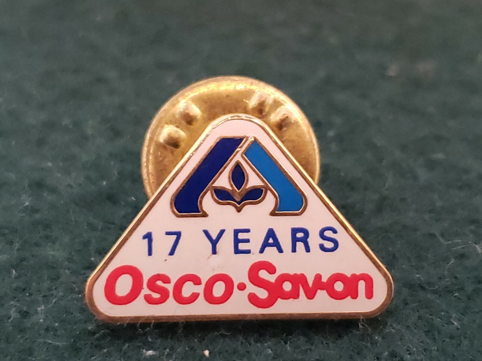 Osco Savon Lapel Pin 17 Years Anniversary Gold Tone Metal Year Service Vintage