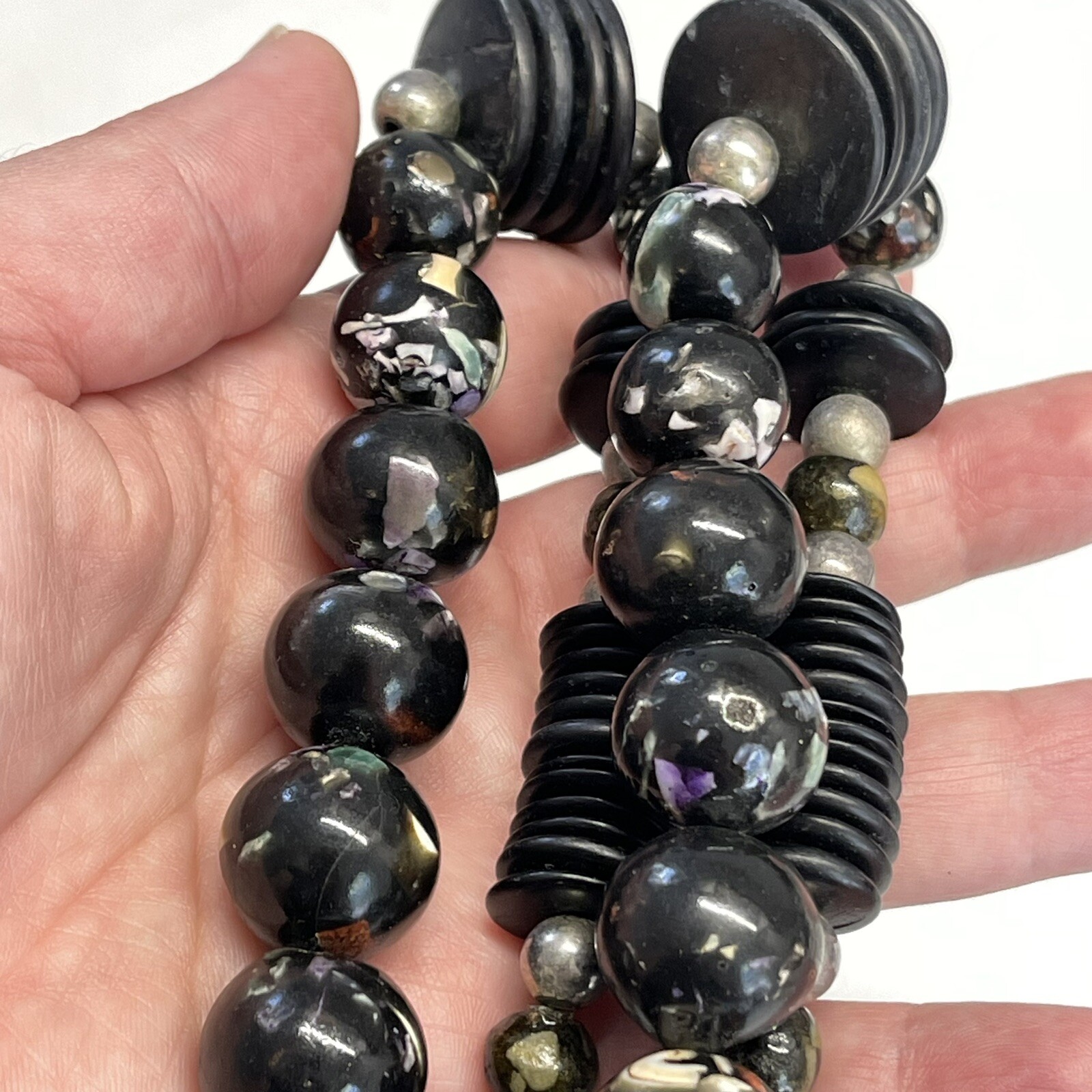 Vintage Black Inlay Shell Coral Round Acrylic Wood Disc Bead Necklace 80s 28″