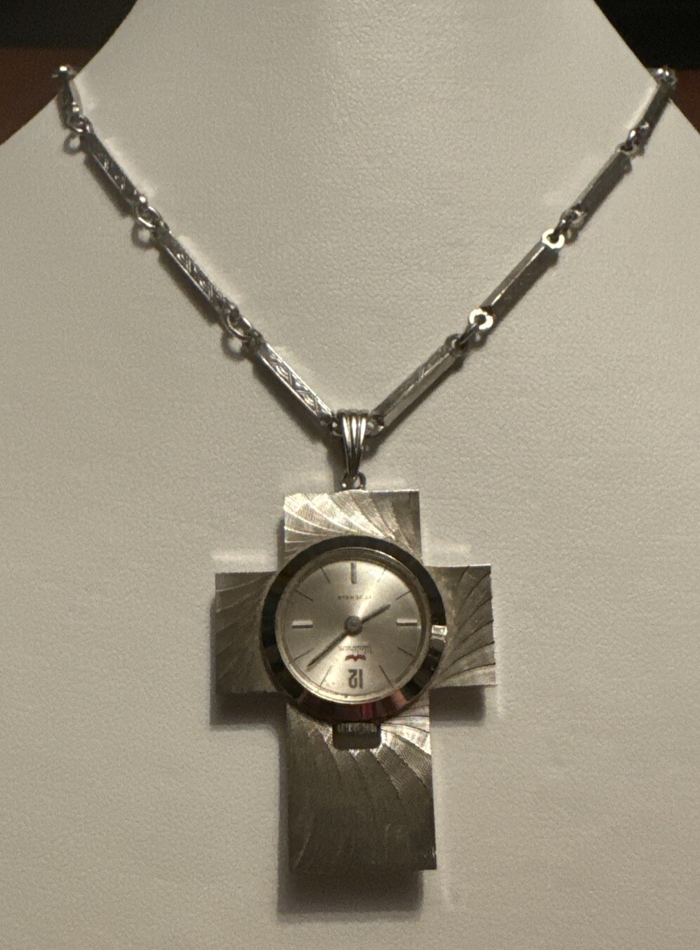 VTG Waltham Cross Pendant Watch Star of Paris Collection Manual 17 Jewel Working