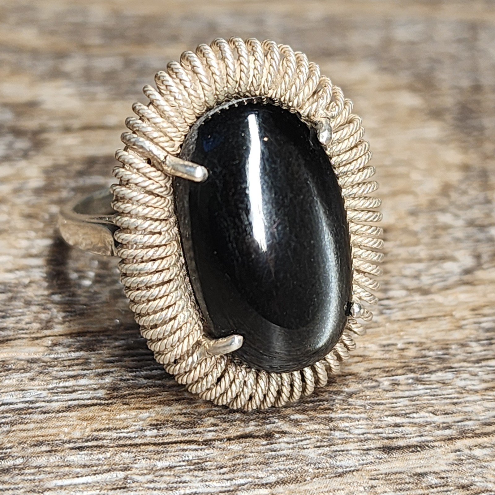 VTG Native Southern Sterling Silver – Obsidian Coiled Style Size 7.25 Ring