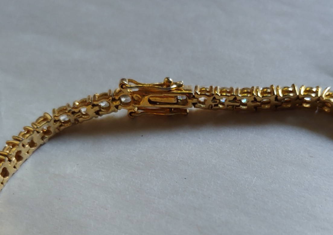 VTG Classic Tennis Bracelet Gold Tone Cubic Zirconia 8-1/2 Inch w/Safety Clasps