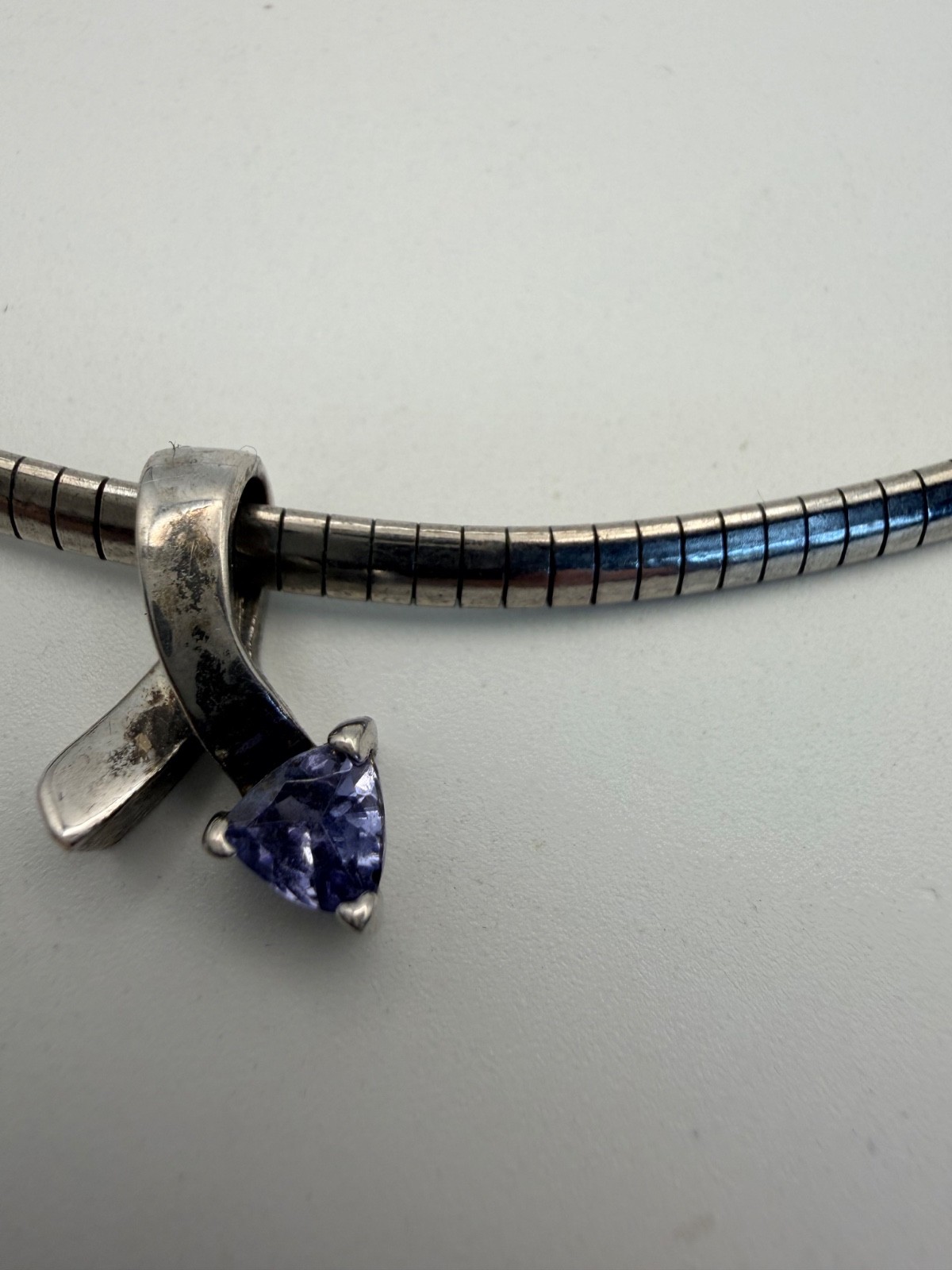 Vintage Silver Tone Necklace Modernist Pendant Trillion Cut Tanzanite Color Ston