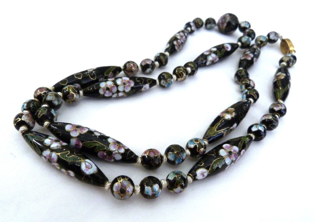 29 1/2″ LONG VINTAGE CHINESE BLACK PINK BLUE CLOISONNE ENAMEL HAND KNOT NECKLACE