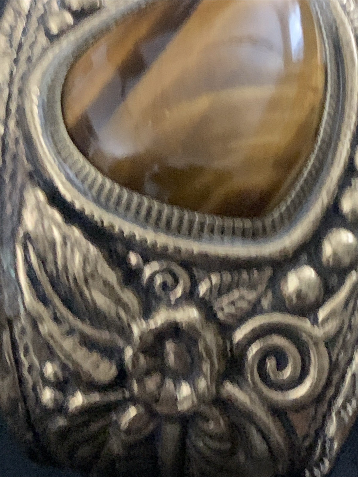 🌵Stunning Vintage South Western 2” Wide Tiger’s Eye Cuff Bracelet