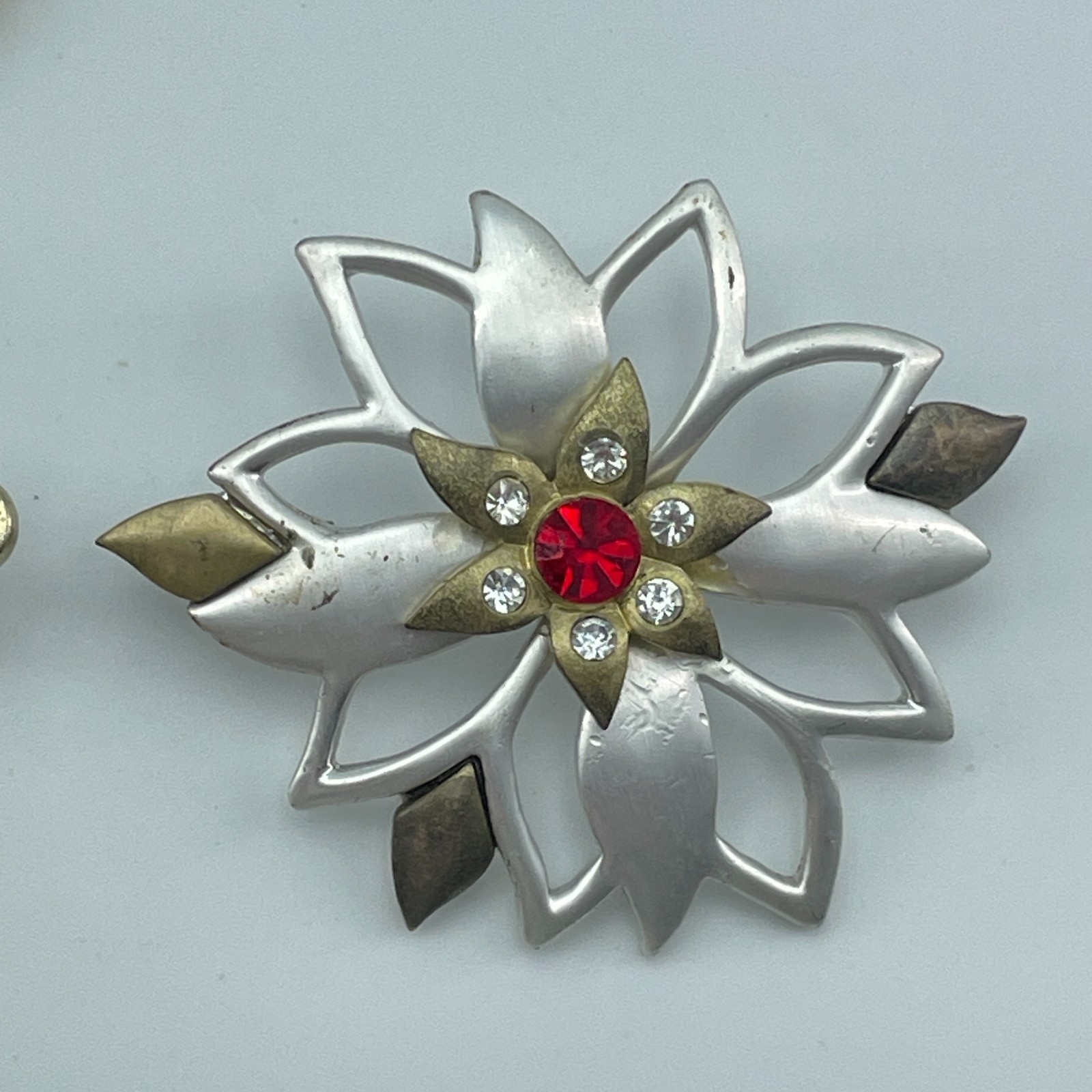 LIZ CLAIBORNE Brooch Pin Lot Rhinestone Cross Flower Gold Silver 1.5x2in