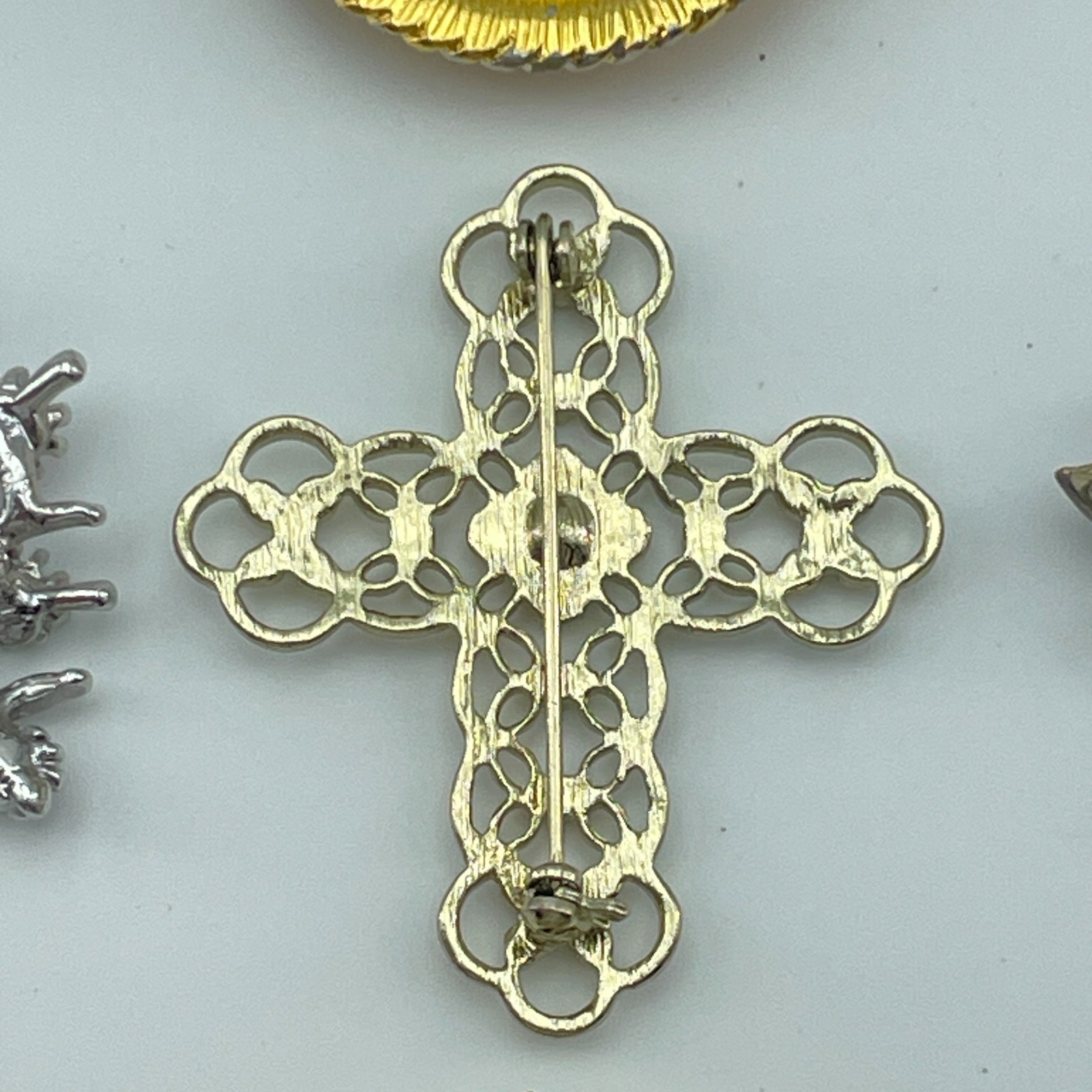 LIZ CLAIBORNE Brooch Pin Lot Rhinestone Cross Flower Gold Silver 1.5x2in