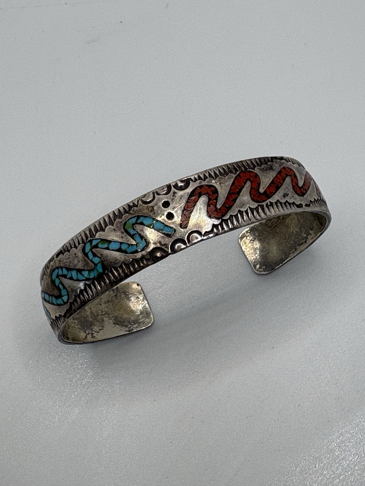 Vtg Sterling Thomas Navajo Native Turquoise Coral Chip Inlay Wave Cuff Bracelet
