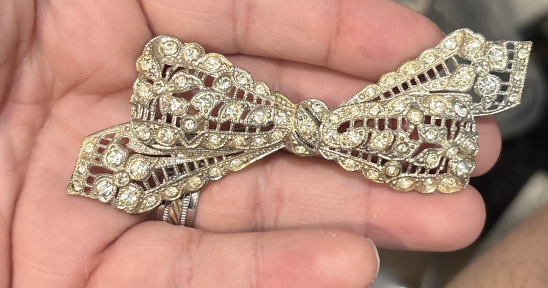 Vtg New England Glass Works Lacy Rhinestone Bow Brooch – 3 3/4″