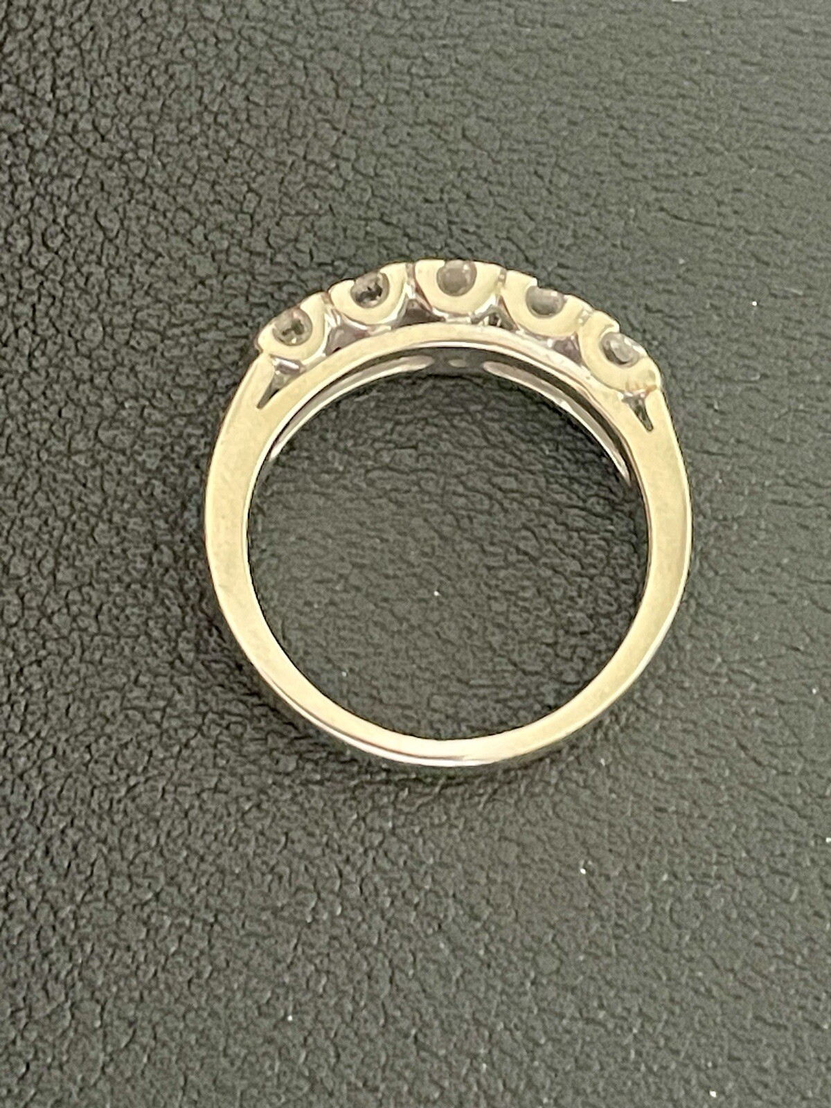 14k White Gold 1.00 ctw 5 Stone Diamond Band (H29)