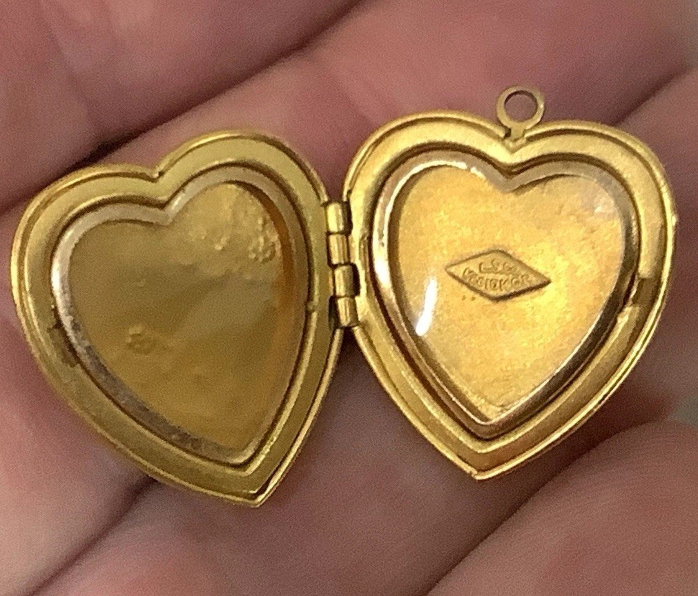 Victorian Signed L.S.Co. Gold Filled Floral Engraved Heart Shaped Photo Locket