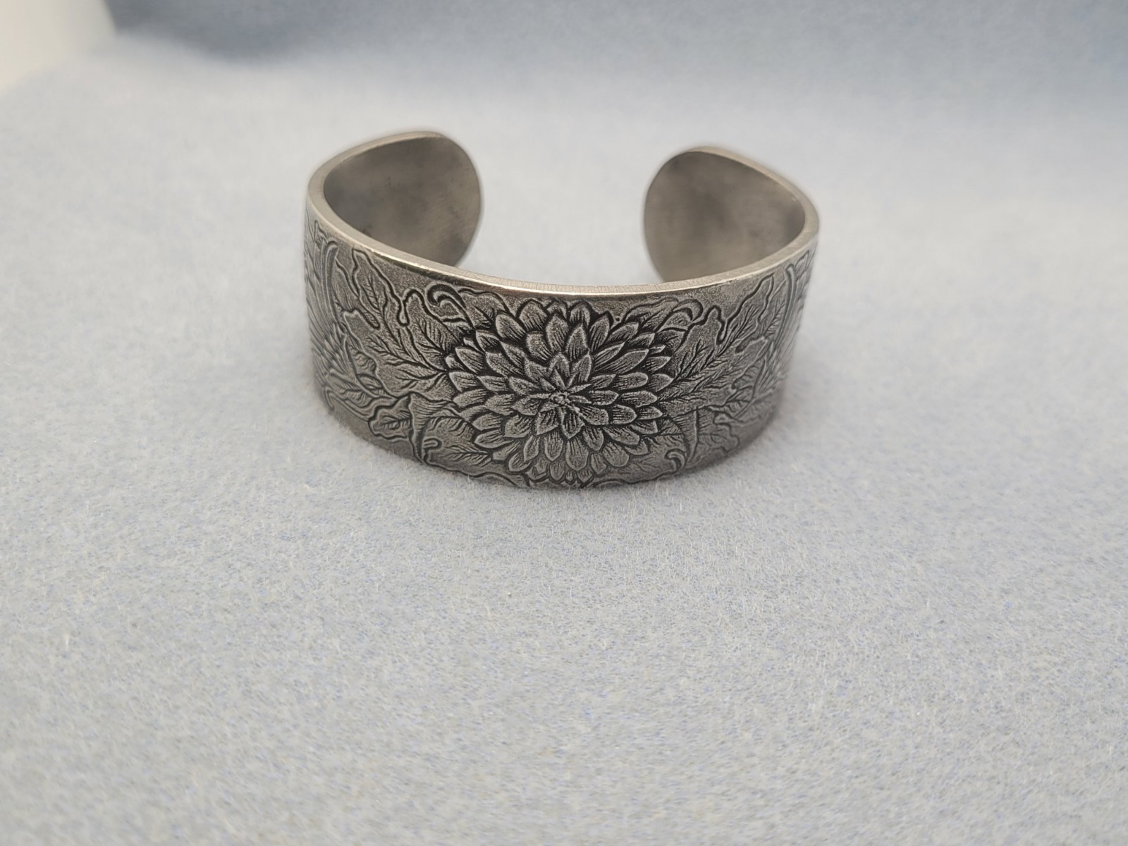 Salisbury Pewter Flower of the Month series cuff bracelet 7in