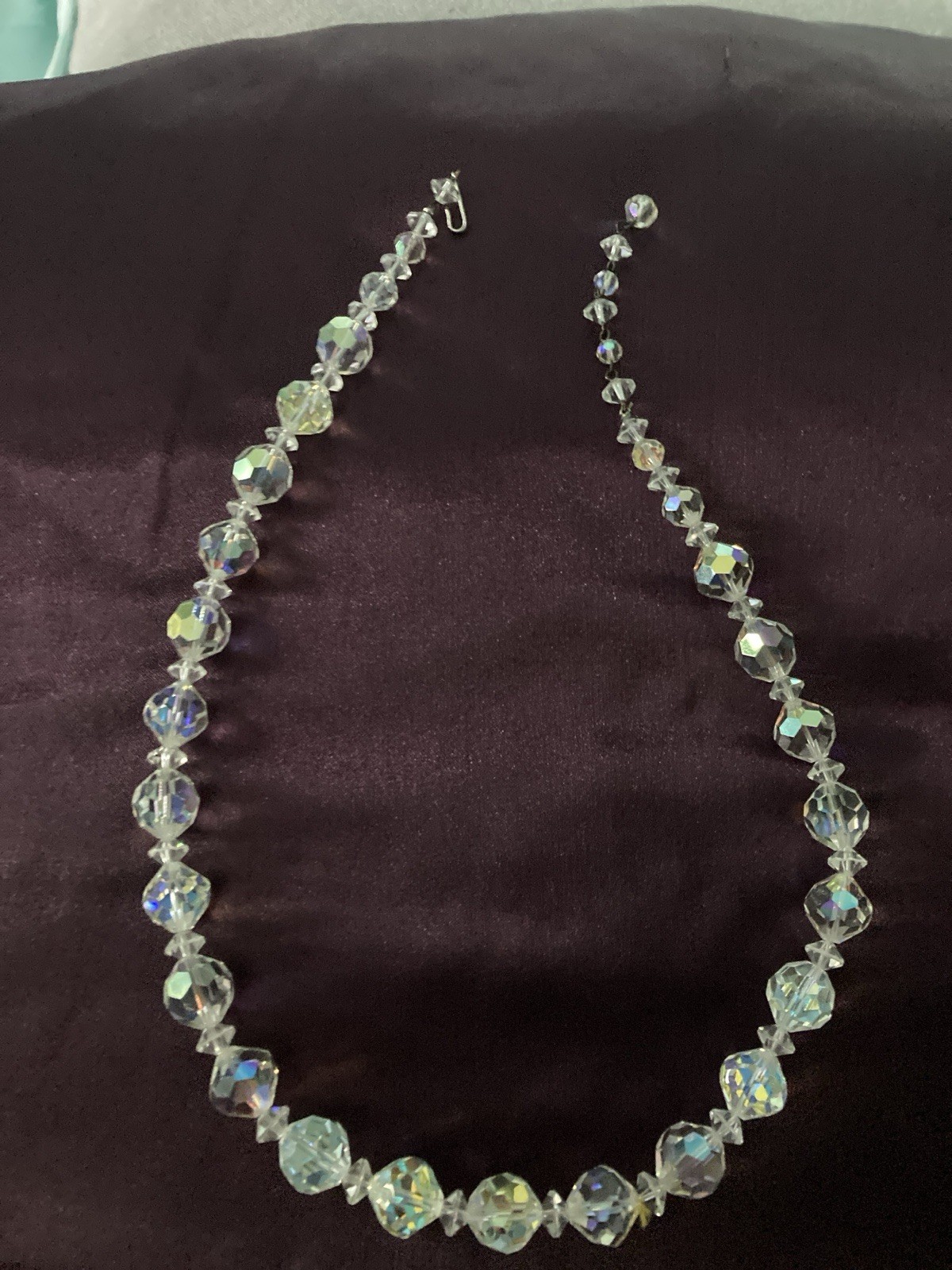 Vintage Crystal Laguna Necklace Jewelry w/hoop Clasp. 22 Inches