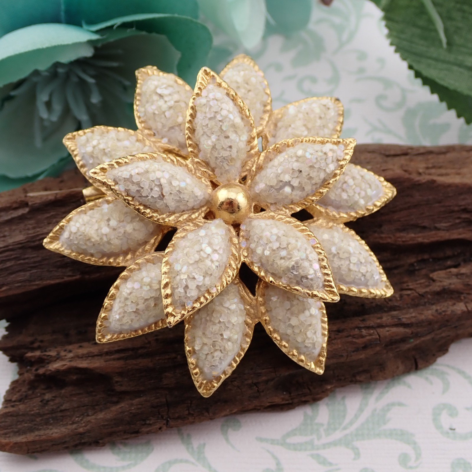Vintage Cream Mosaic Glitter Layered Flower Gold Tone Pin Brooch